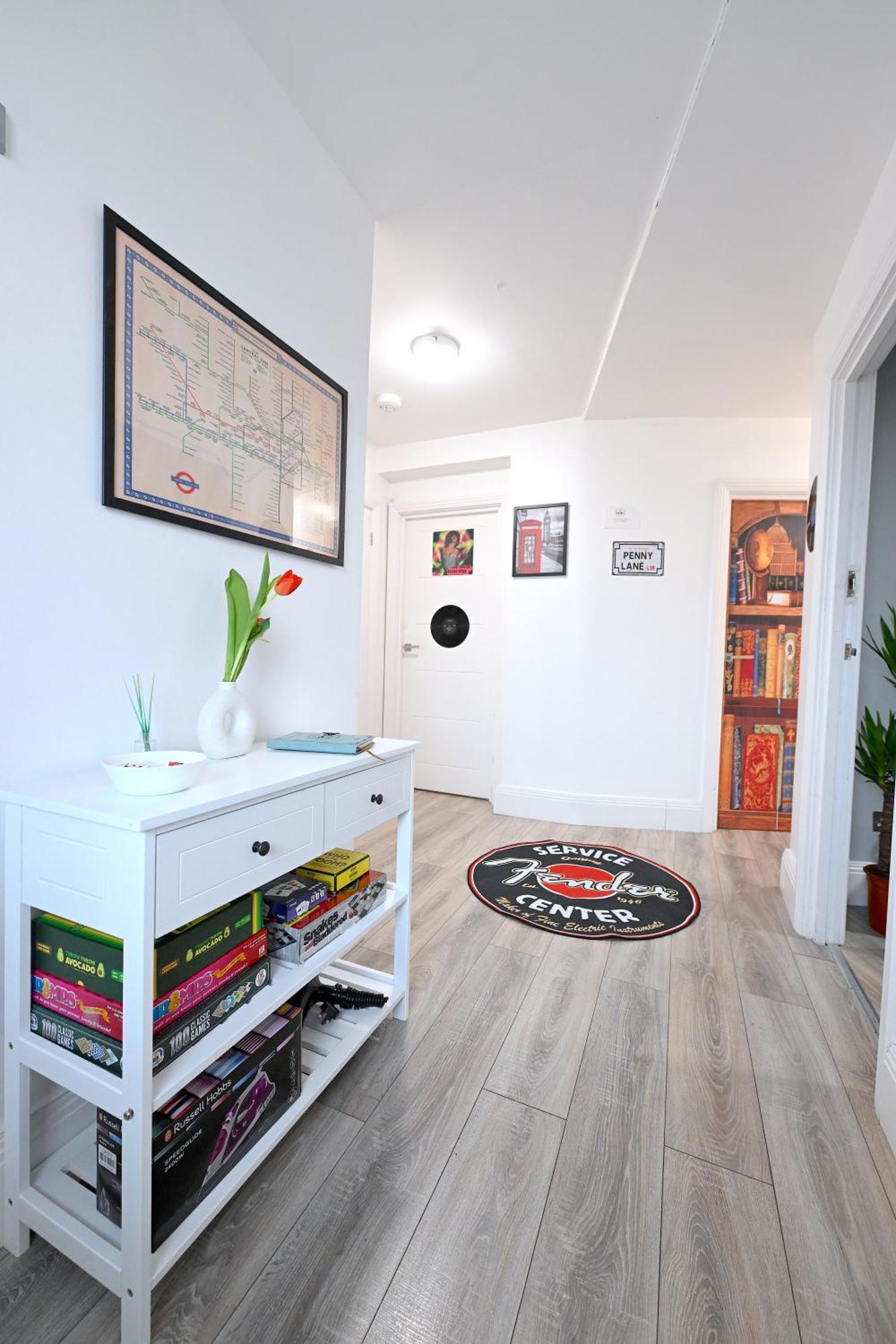 Superb 4 Bedroom Flat In The Heart Of Camden Town ลอนดอน ภายนอก รูปภาพ