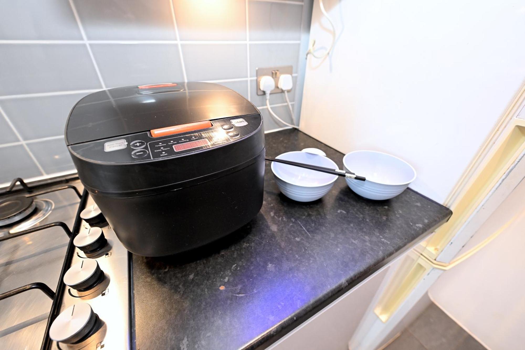 Superb 4 Bedroom Flat In The Heart Of Camden Town ลอนดอน ภายนอก รูปภาพ