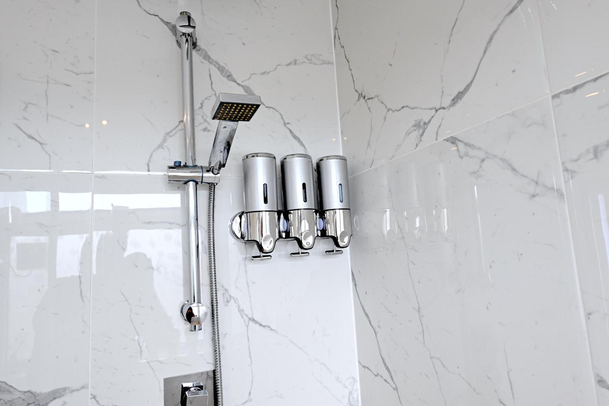 Superb 4 Bedroom Flat In The Heart Of Camden Town ลอนดอน ภายนอก รูปภาพ