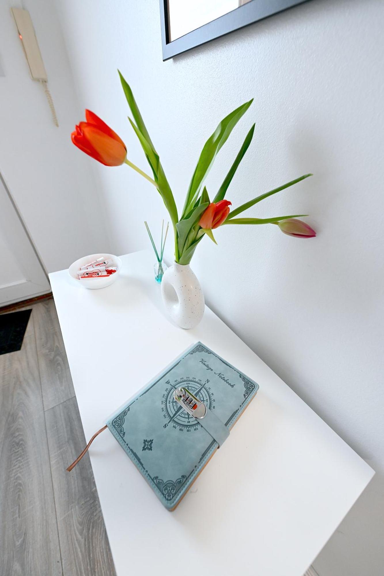 Superb 4 Bedroom Flat In The Heart Of Camden Town ลอนดอน ภายนอก รูปภาพ