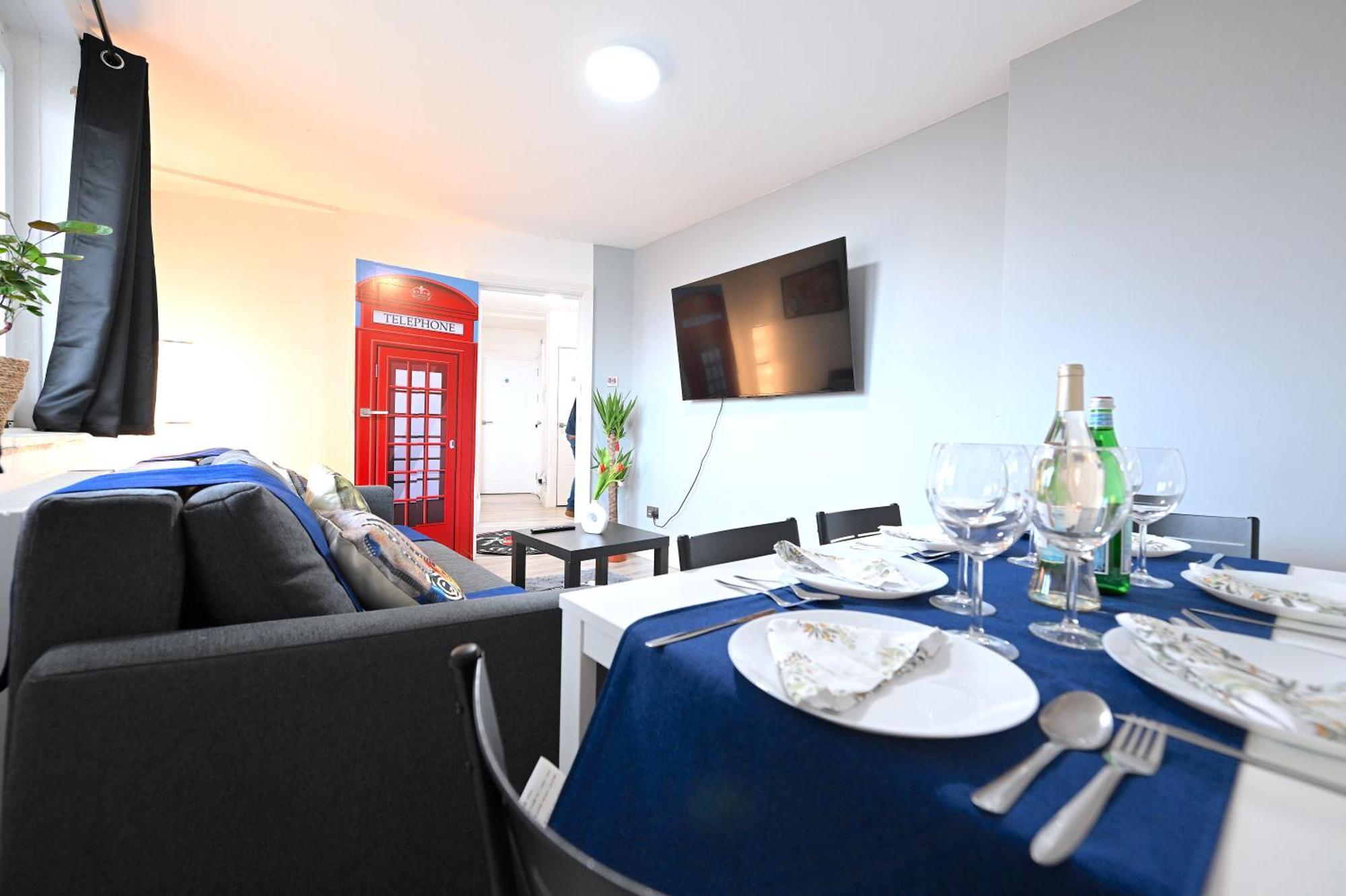 Superb 4 Bedroom Flat In The Heart Of Camden Town ลอนดอน ภายนอก รูปภาพ