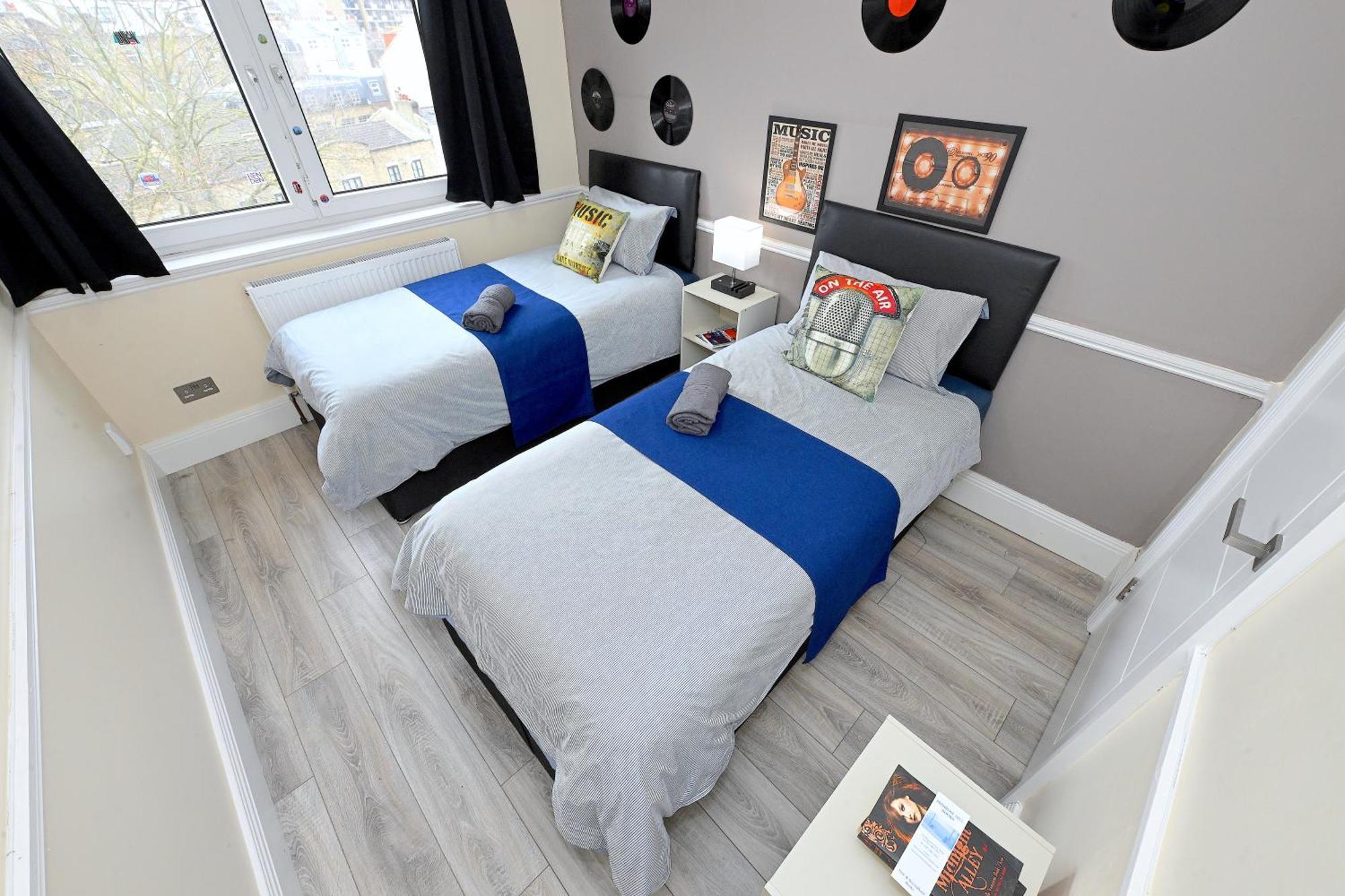 Superb 4 Bedroom Flat In The Heart Of Camden Town ลอนดอน ภายนอก รูปภาพ